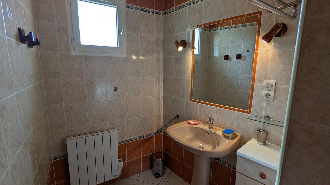 Photo of Bathroom in Barret