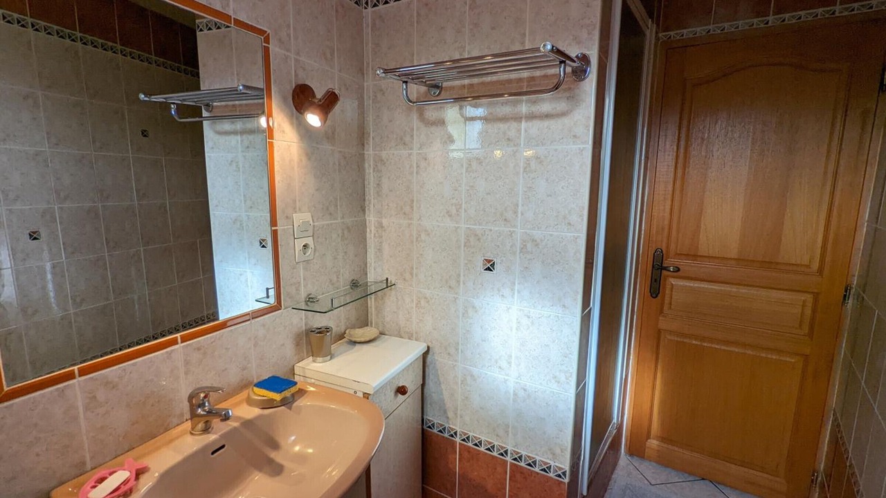 Photo of Bathroom in Barret