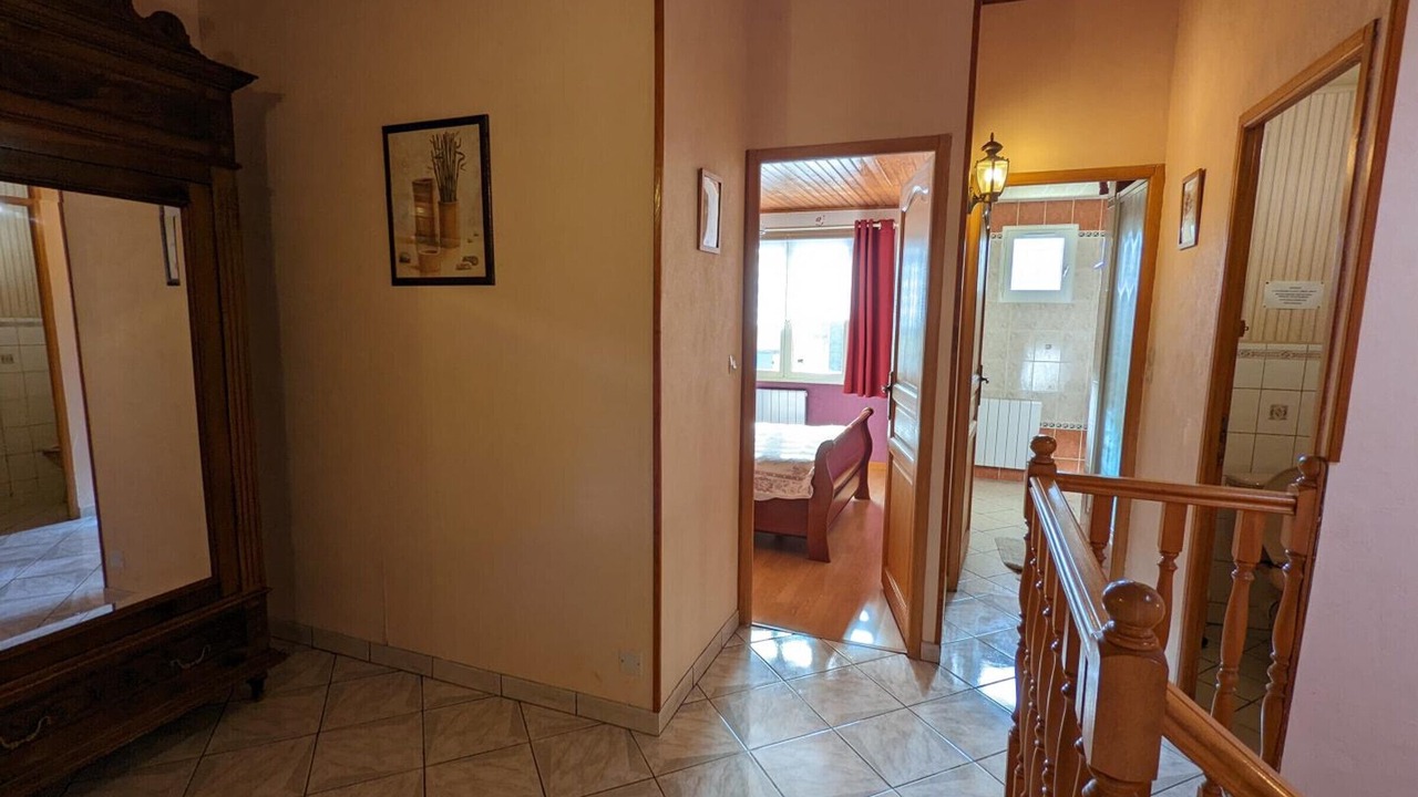 Photo of Others in Barret