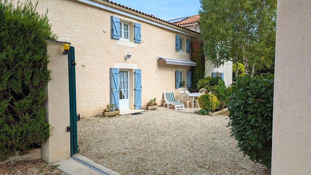 Photo of Outdoor in Saint-Genis-d'Hiersac