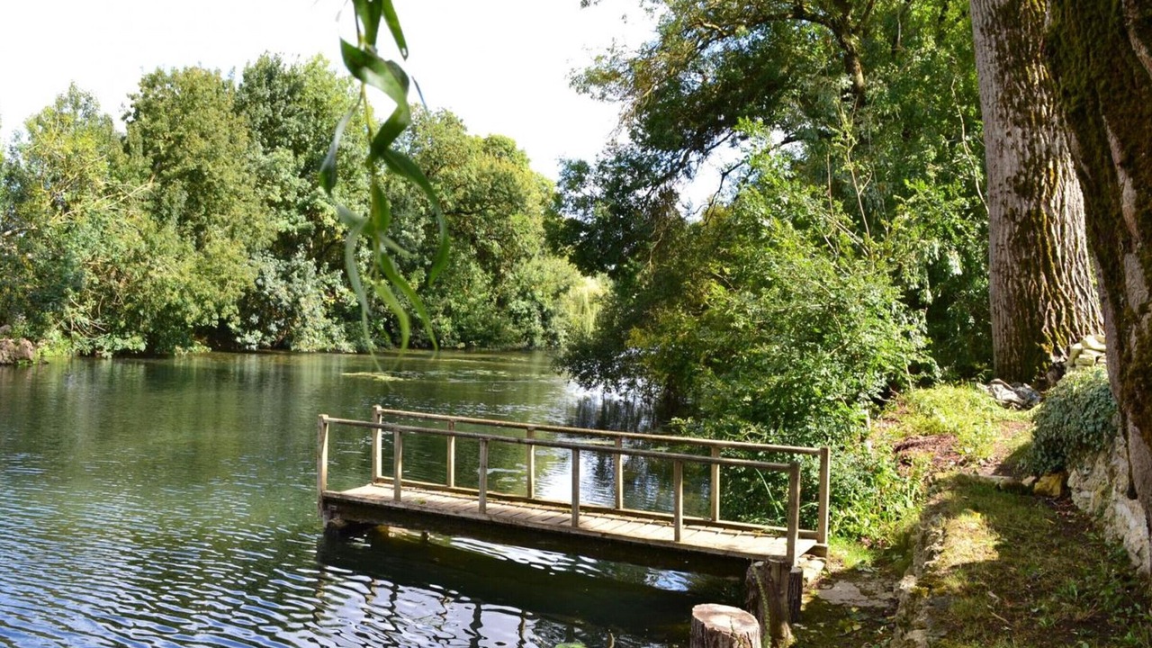 Photo of Others in Saint-Genis-d'Hiersac