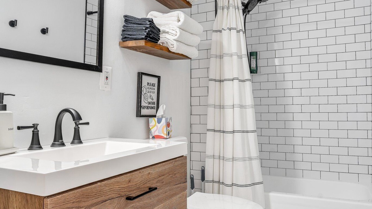 Photo of Bathroom in Southwest Garden