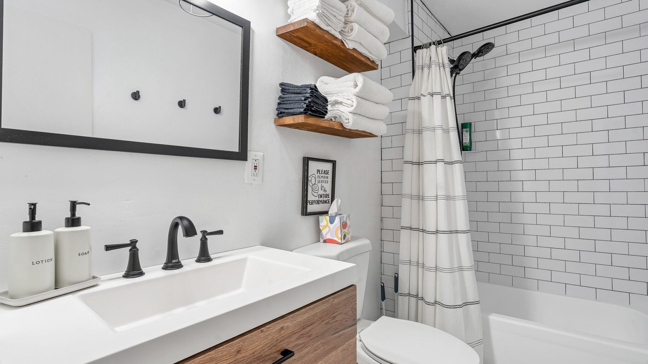 Photo of Bathroom in Southwest Garden