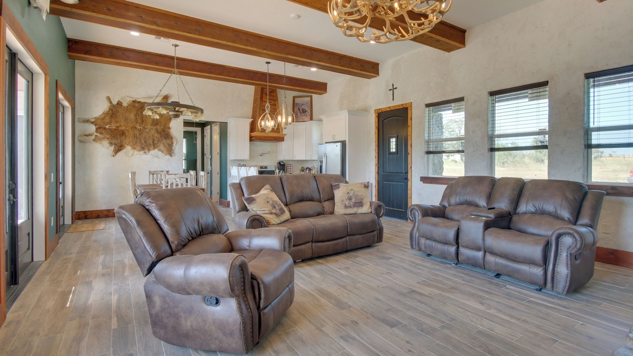Photo of Livingroom in Oakland