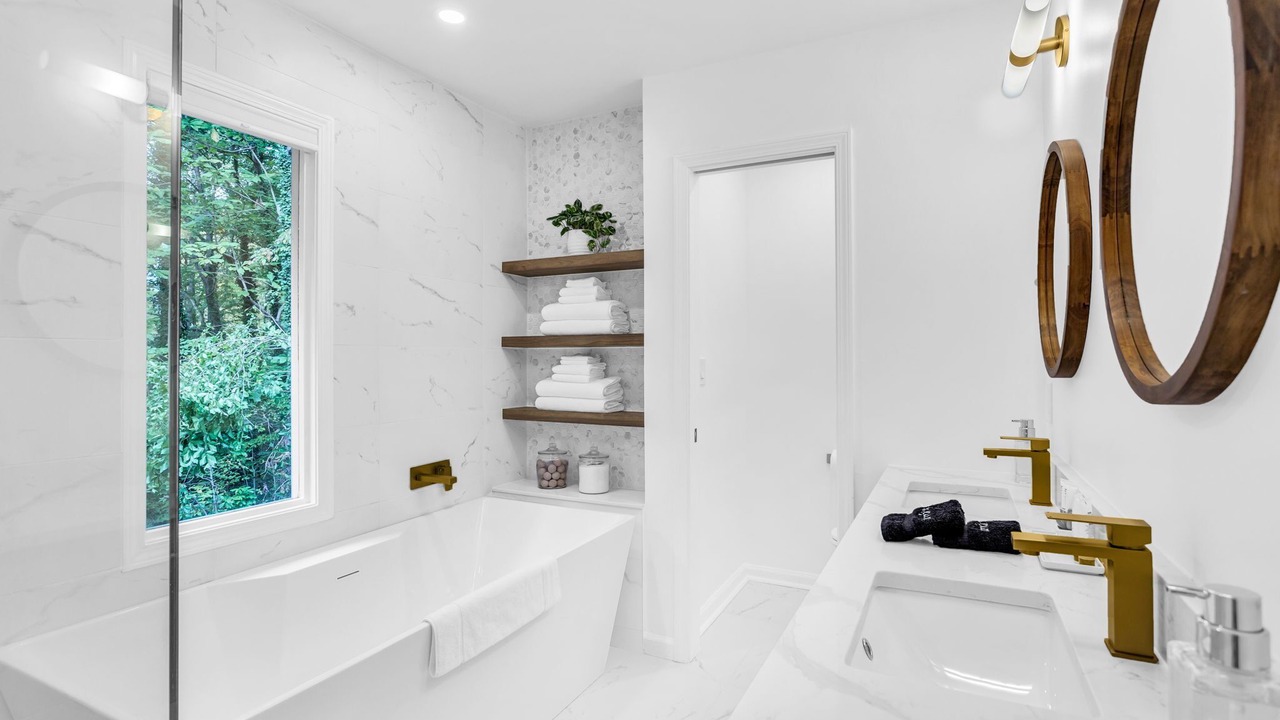 Photo of Bathroom in Dunwoody
