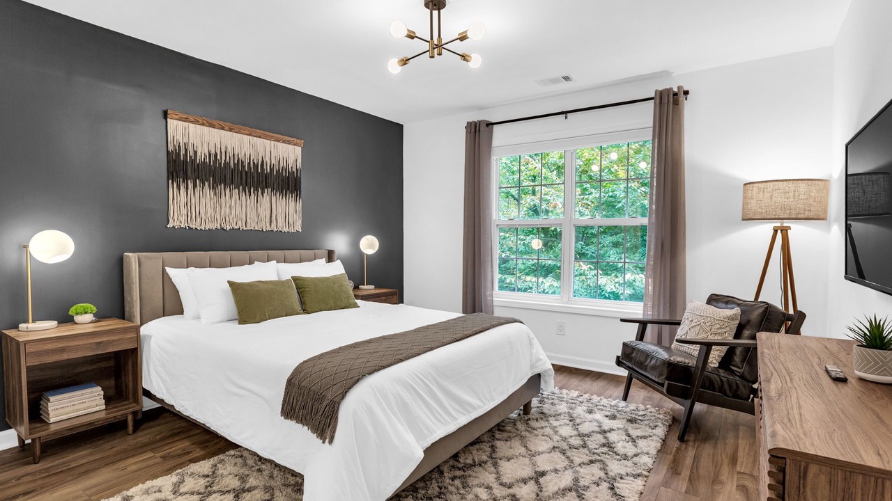 Photo of Bedroom in Dunwoody