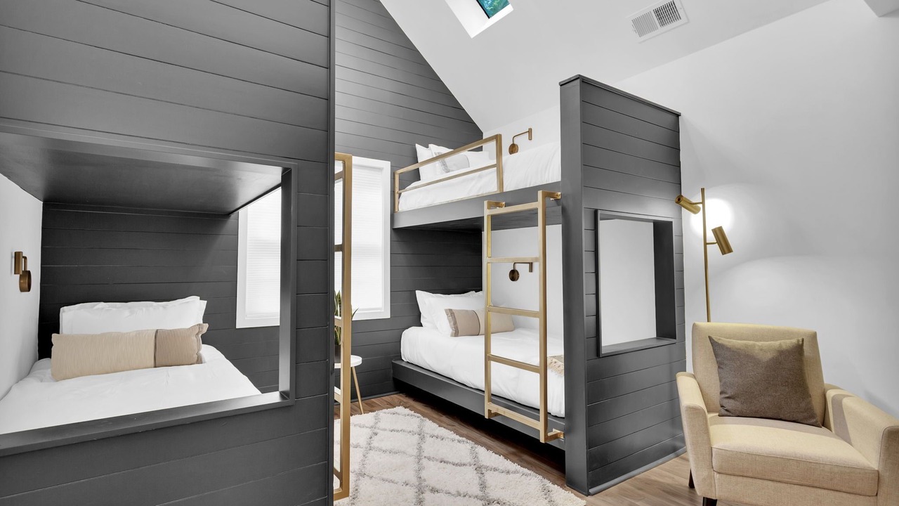 Photo of Bedroom in Dunwoody