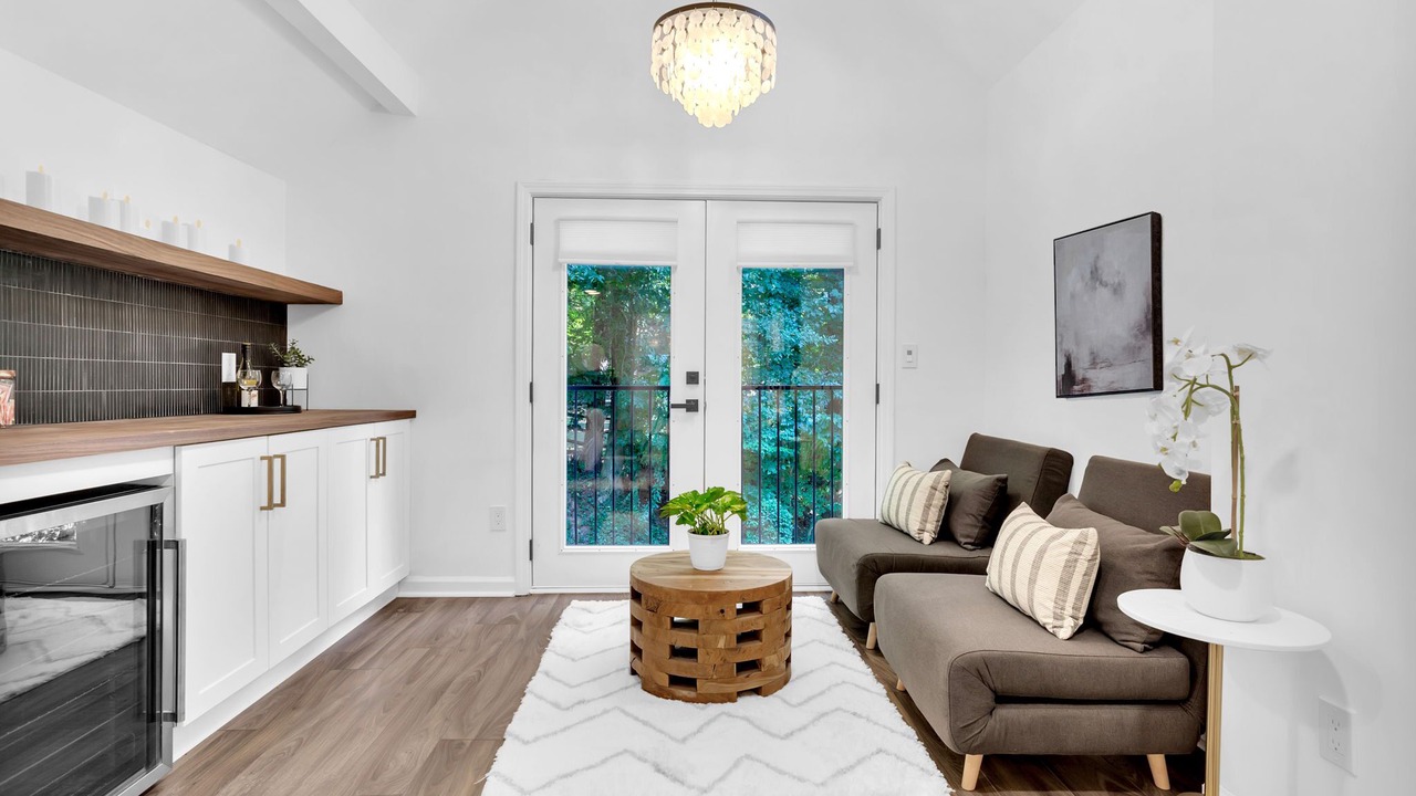 Photo of Livingroom in Dunwoody