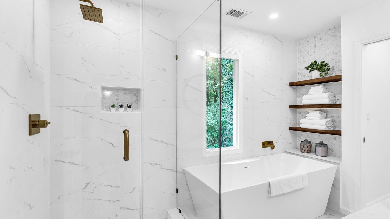Photo of Bathroom in Dunwoody