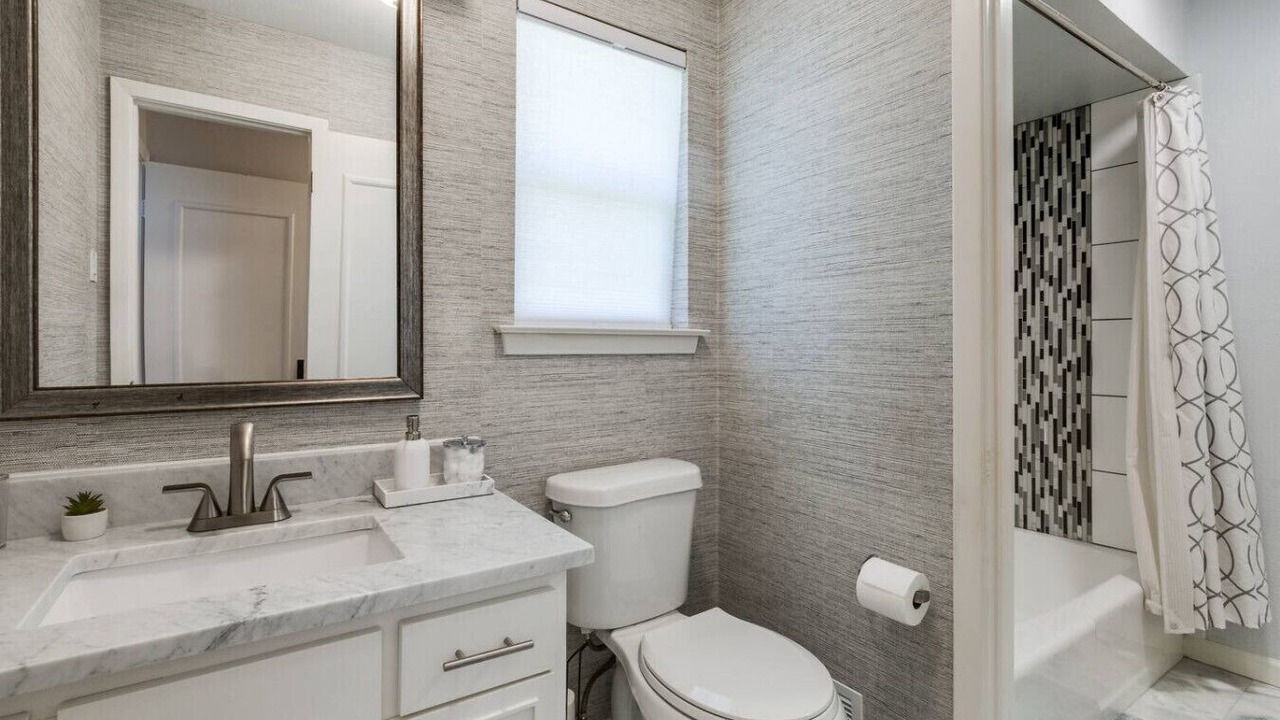 Photo of Bathroom in Lake Highlands
