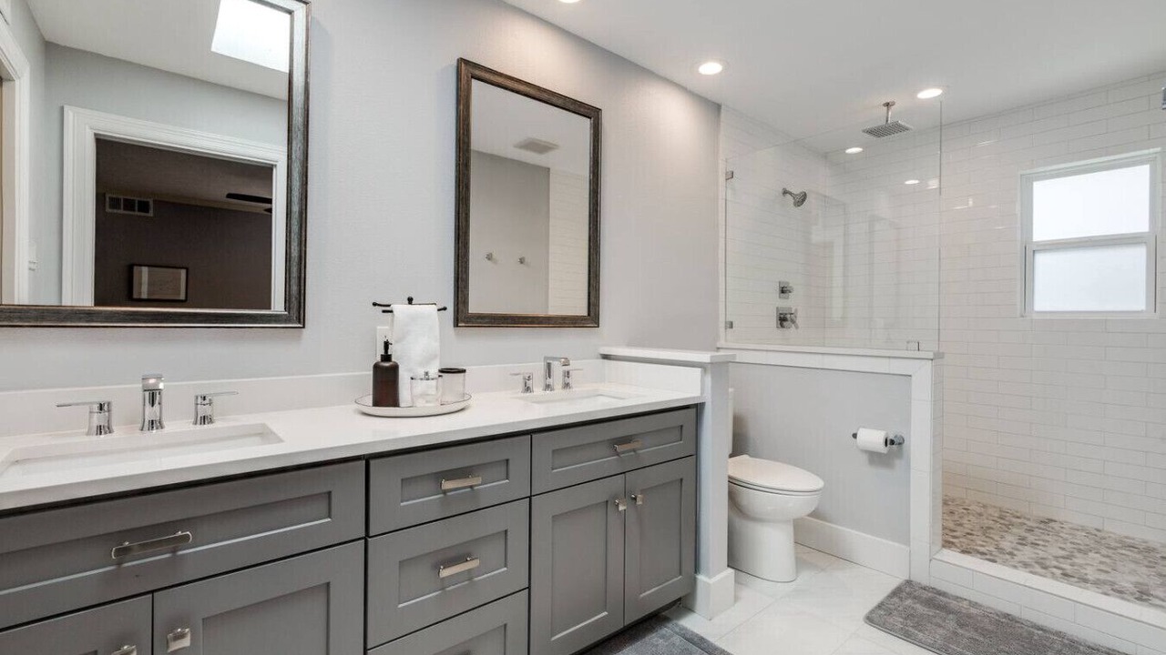 Photo of Bathroom in Lake Highlands