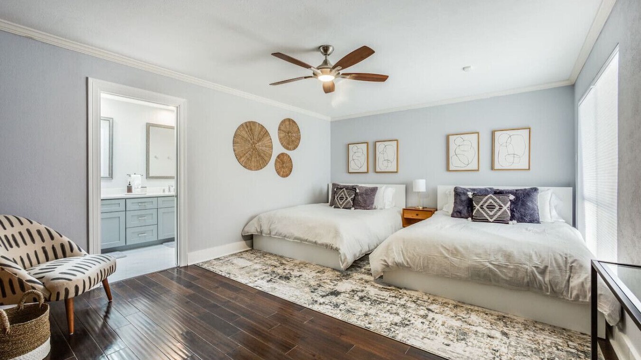 Photo of Bedroom in Lake Highlands