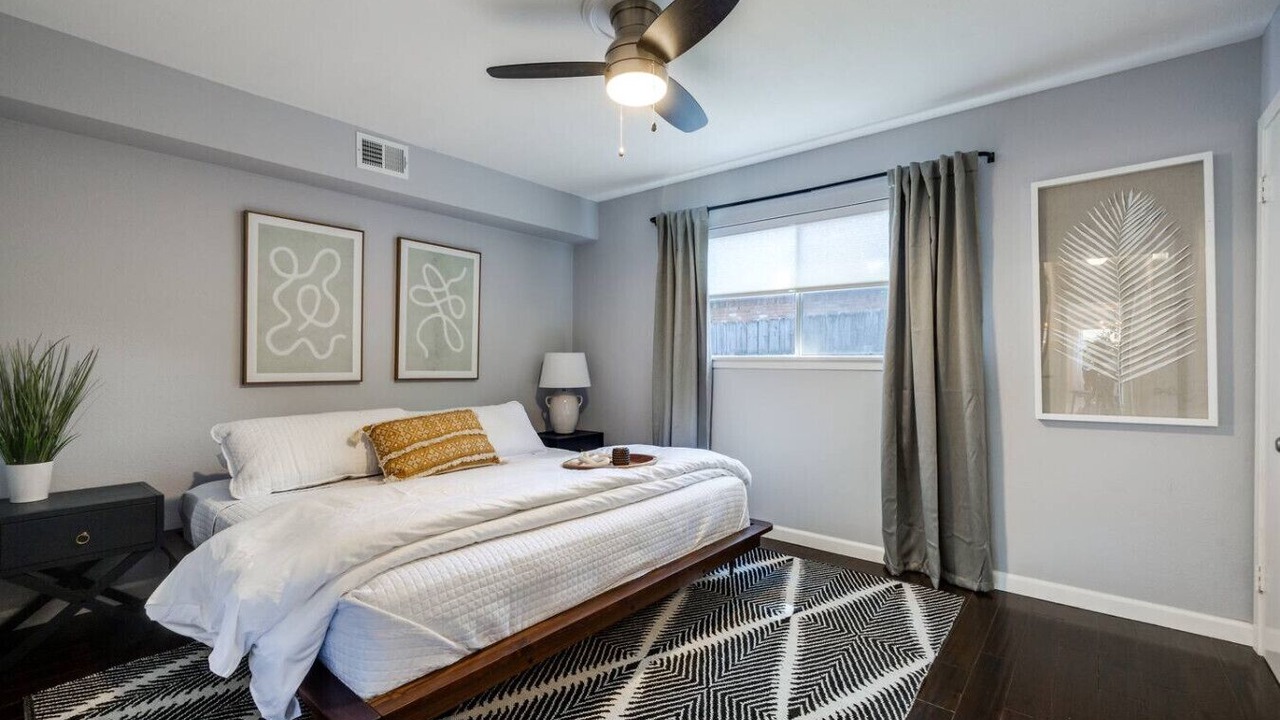Photo of Bedroom in Lake Highlands