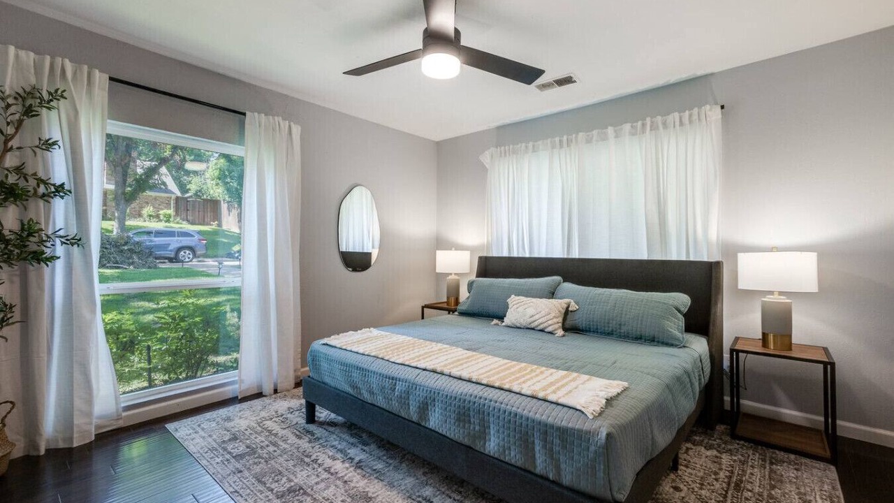 Photo of Bedroom in Lake Highlands