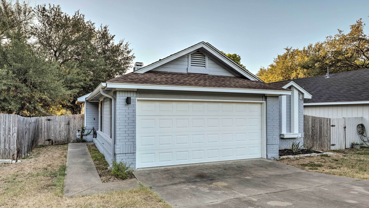Photo of Outdoor in Buckingham Estates