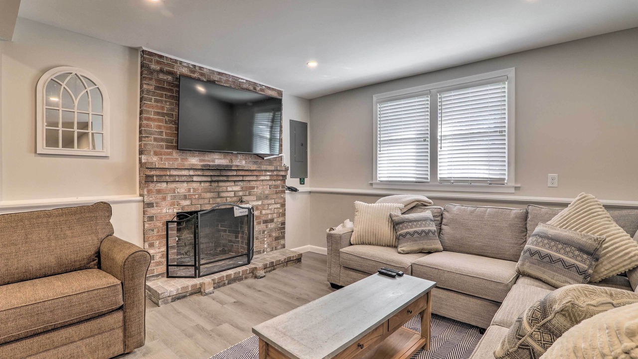 Photo of Livingroom in Hyannis