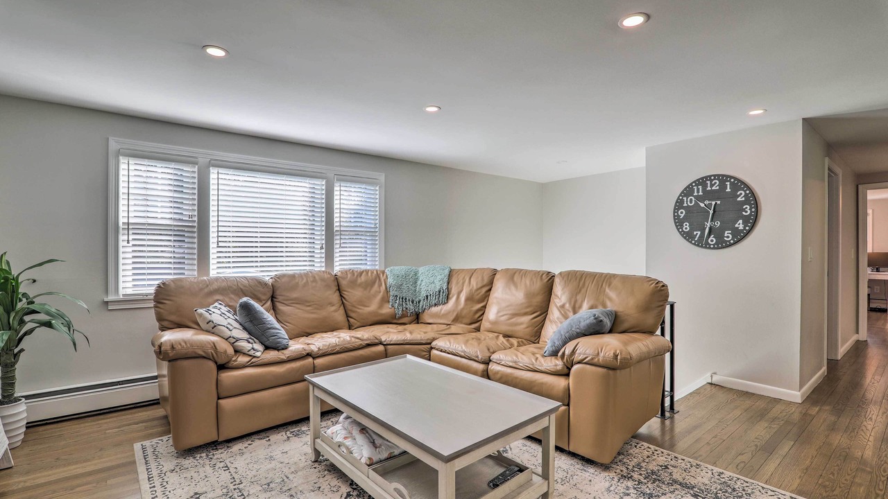 Photo of Livingroom in Hyannis