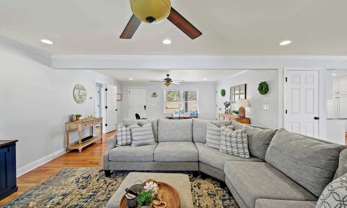 Photo of Livingroom in Eatonton