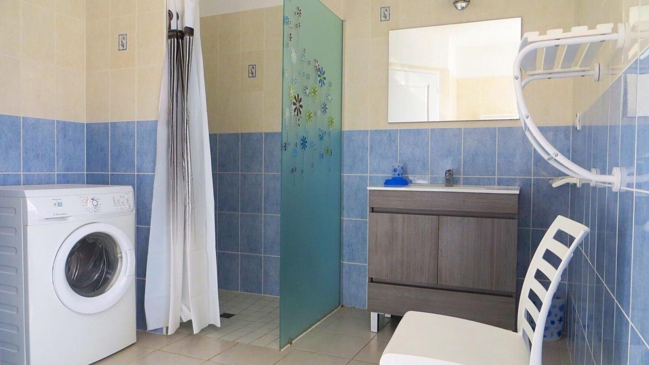 Photo of Bathroom in Asnieres-sur-Nouere