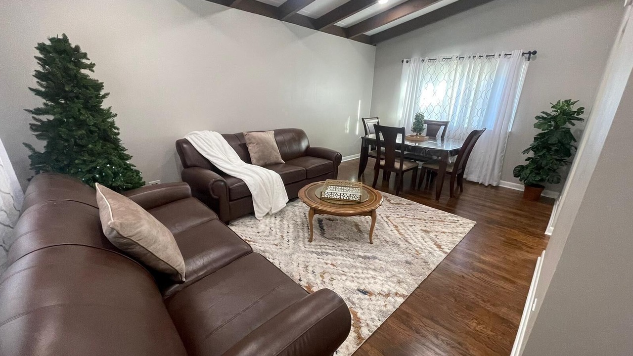 Photo of Livingroom in Villa Park