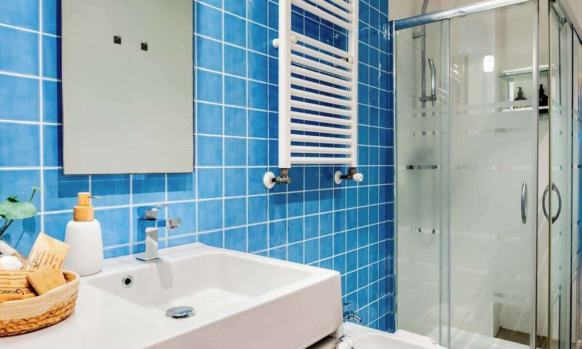 Photo of Bathroom in El Cabanyal
