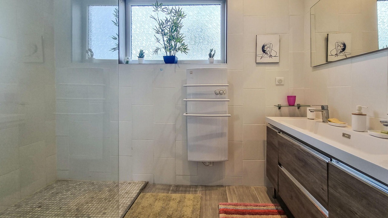 Photo of Bathroom in Saint-Denis-d'Oleron