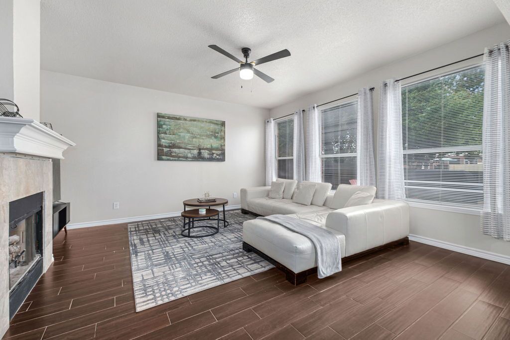 Photo of Livingroom in McKinney