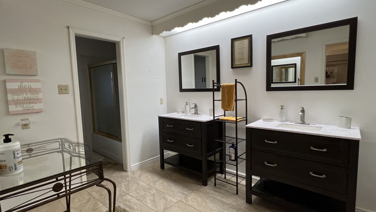 Photo of Bathroom in Roswell