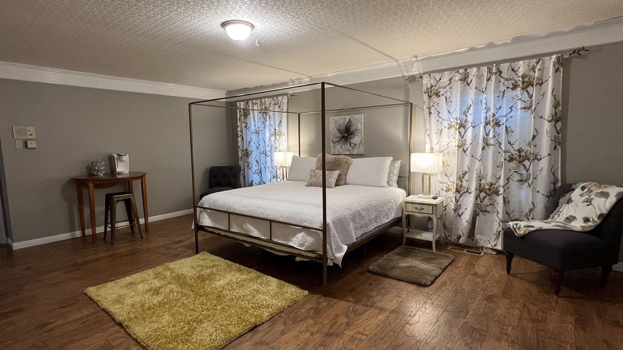 Photo of Bedroom in Roswell