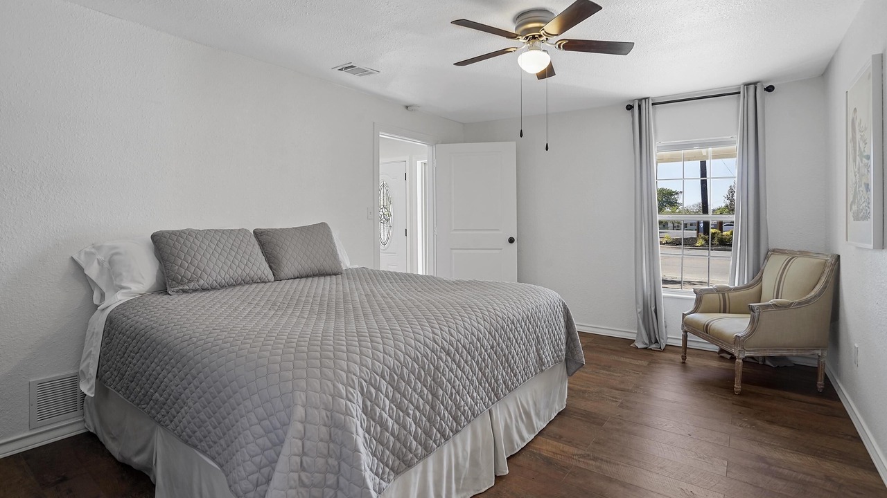 Photo of Bedroom in Lake Worth