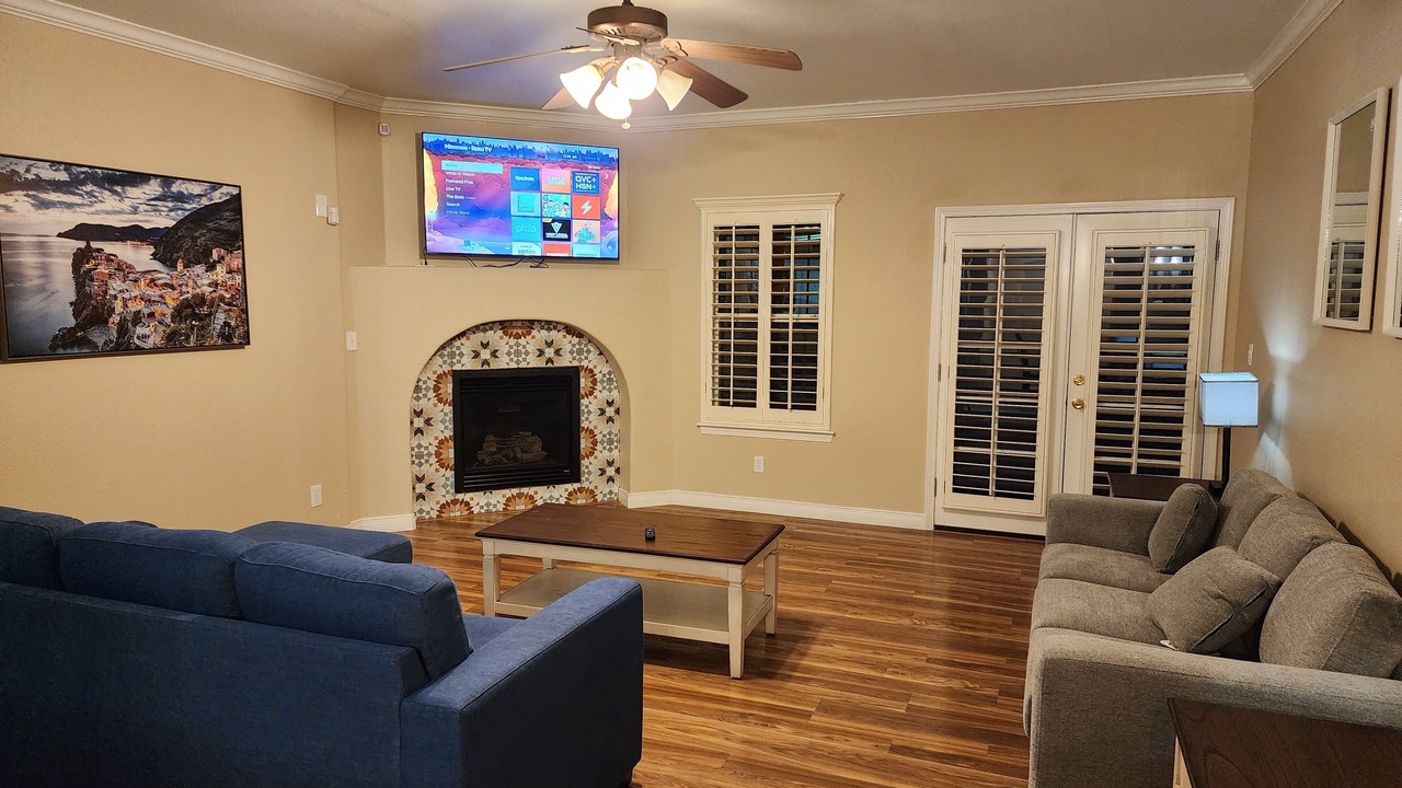 Photo of Livingroom in Biggs Field