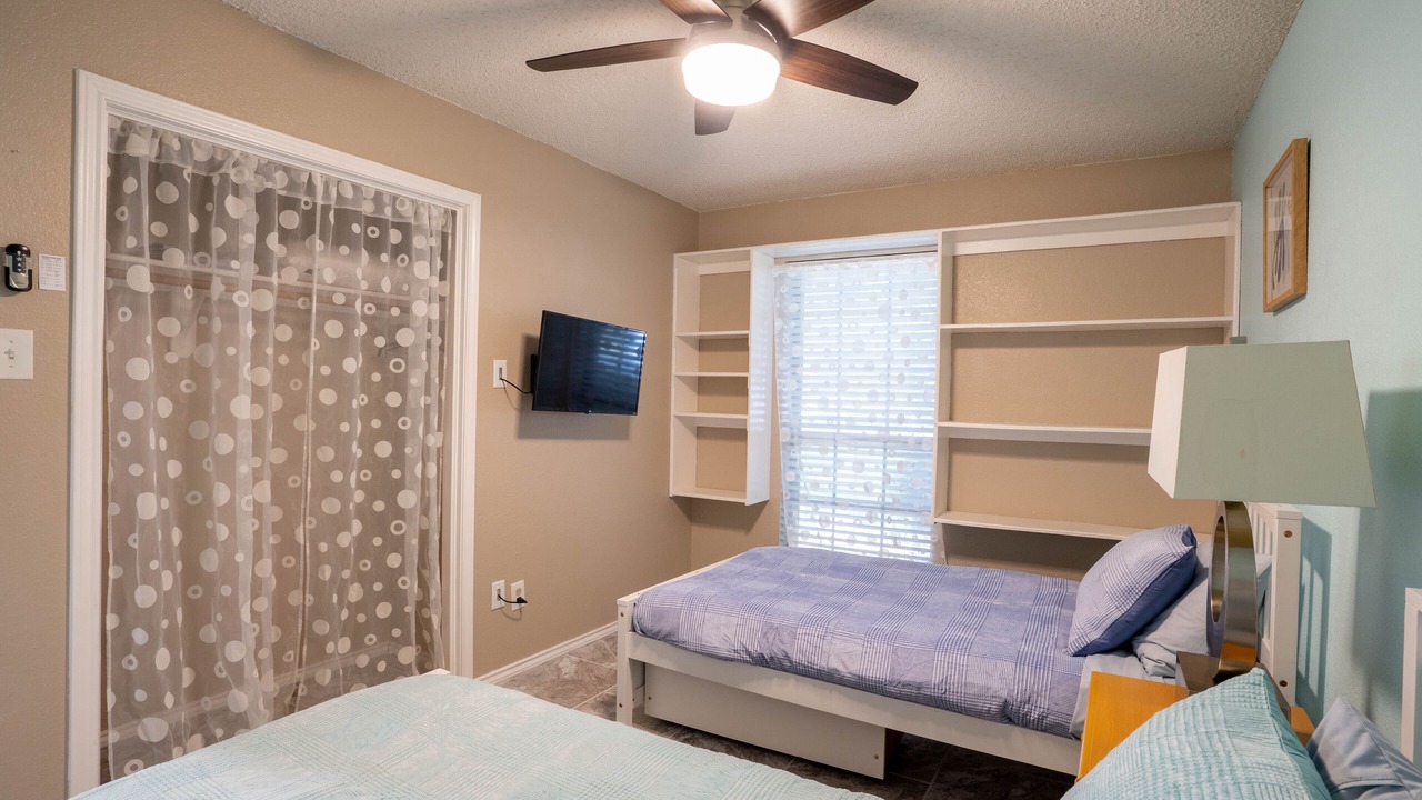 Photo of Bedroom in Crowley
