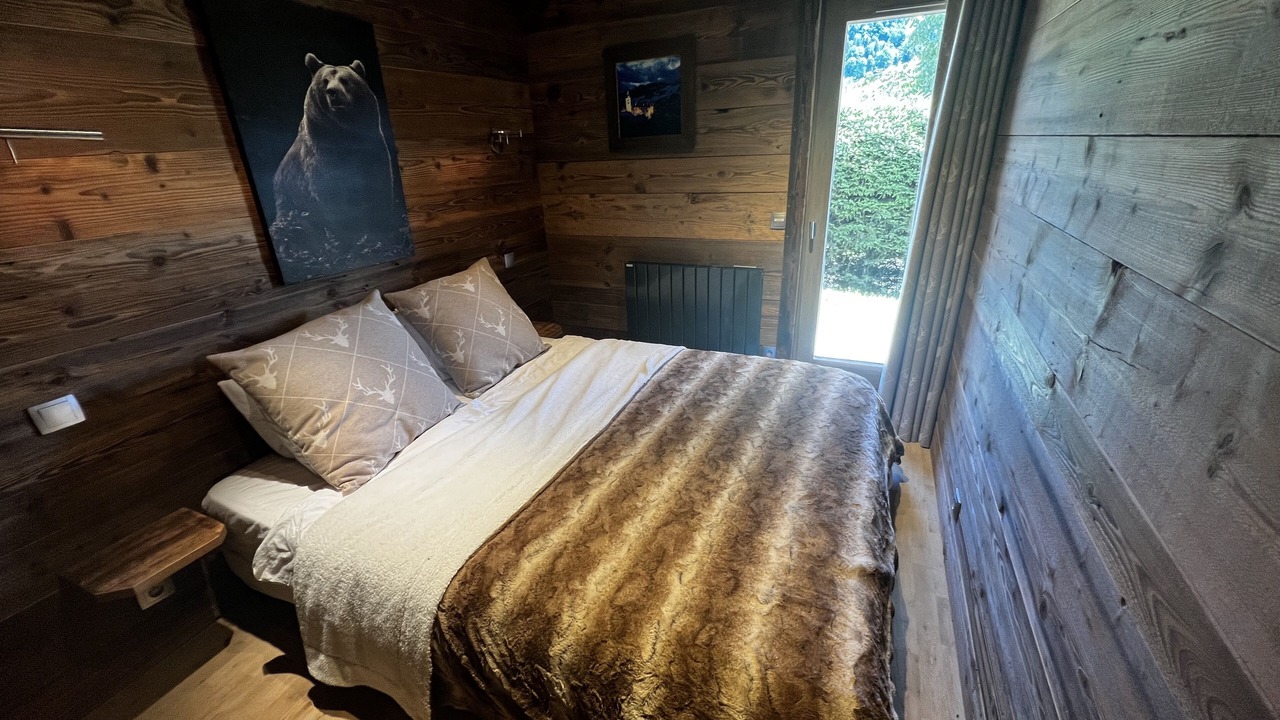 Photo of Bedroom in Demi-Quartier