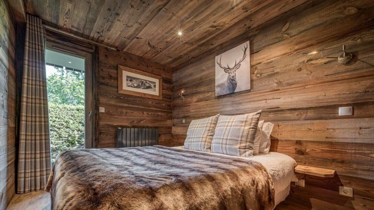 Photo of Bedroom in Demi-Quartier