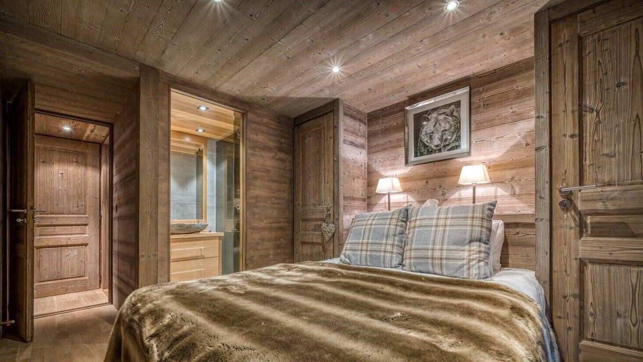 Photo of Bedroom in Demi-Quartier