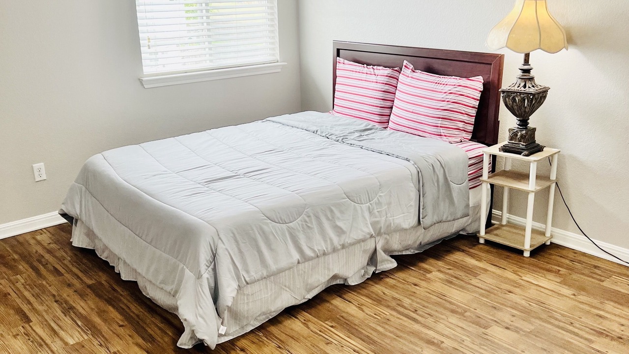 Photo of Bedroom in Manor