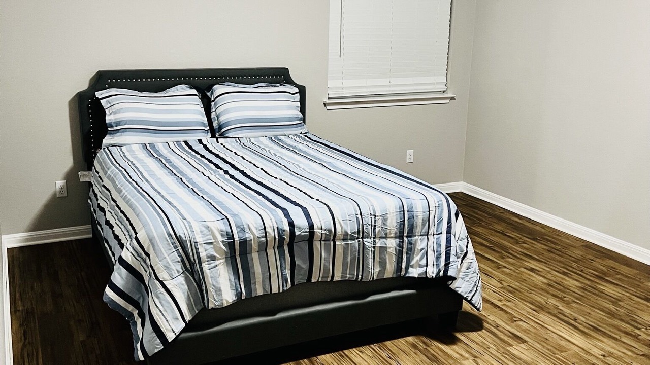 Photo of Bedroom in Manor