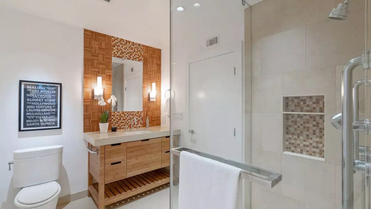 Photo of Bathroom in Beverly Grove