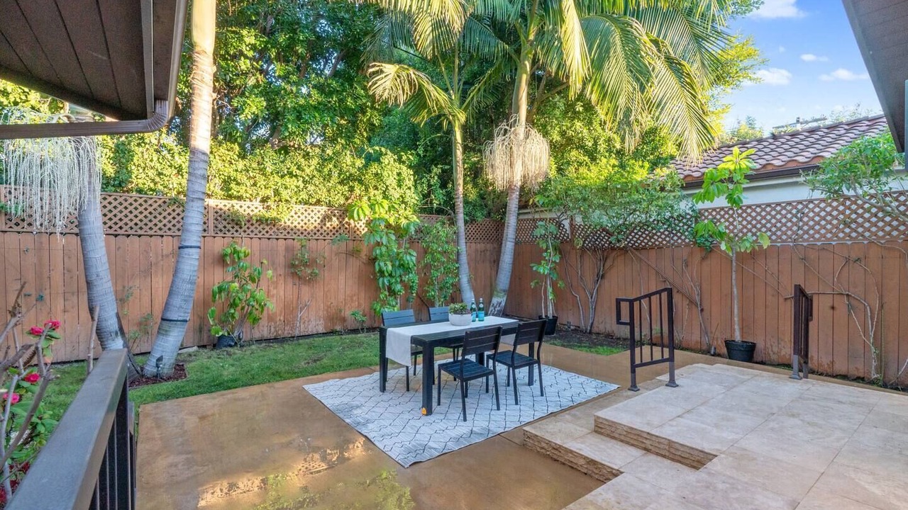 Photo of Outdoor in Beverly Grove