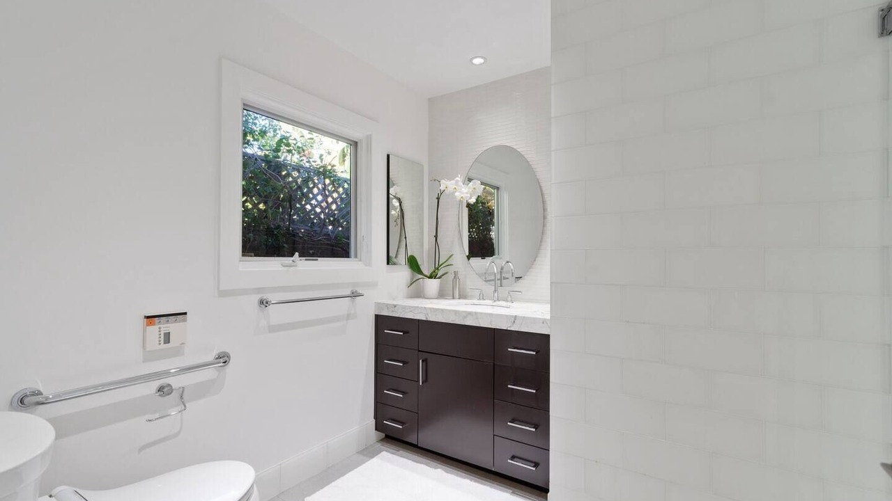 Photo of Bathroom in Beverly Grove
