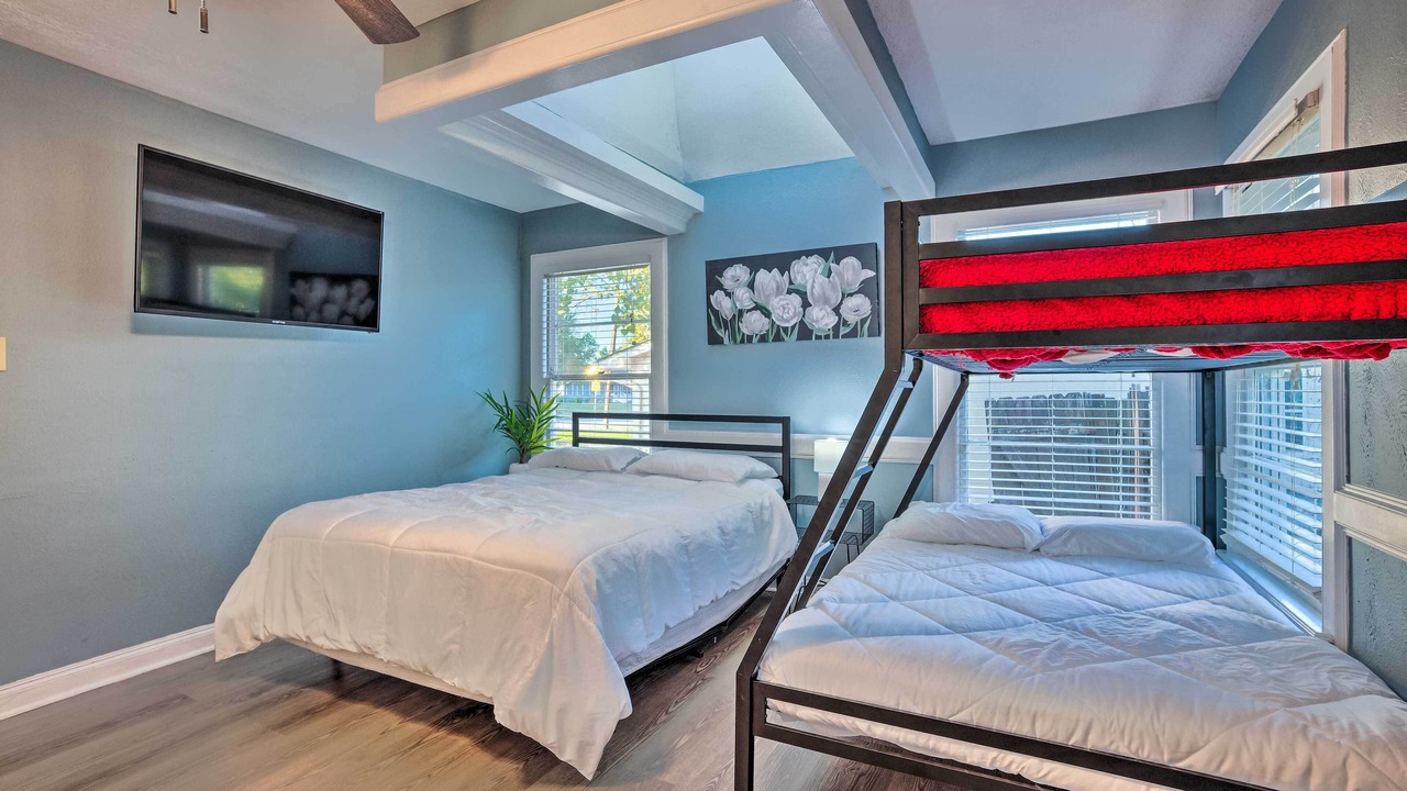 Photo of Bedroom in North Garden Acres