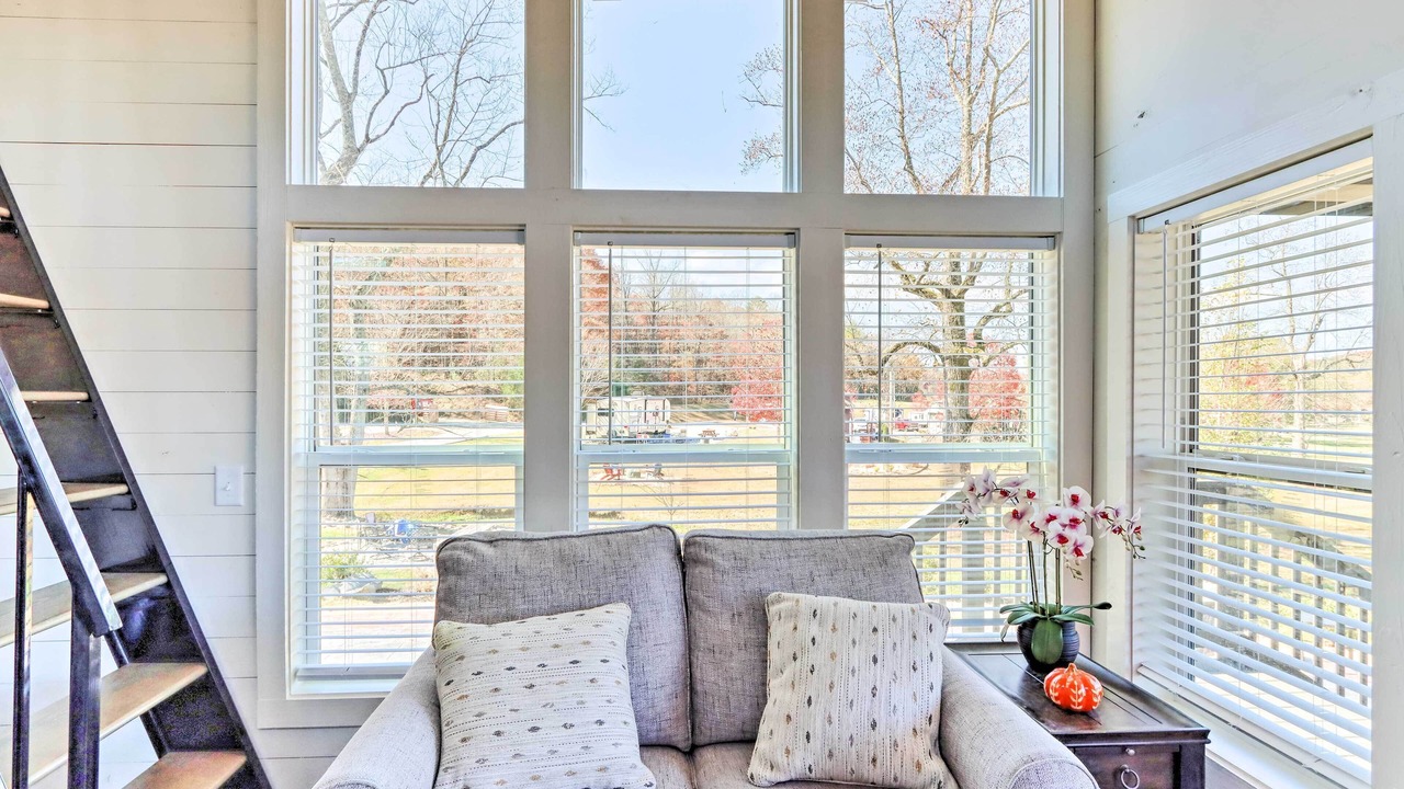 Photo of Livingroom in Morganton