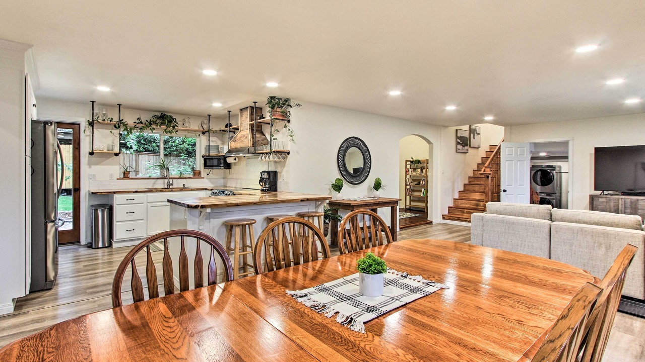 Photo of Others in Market District