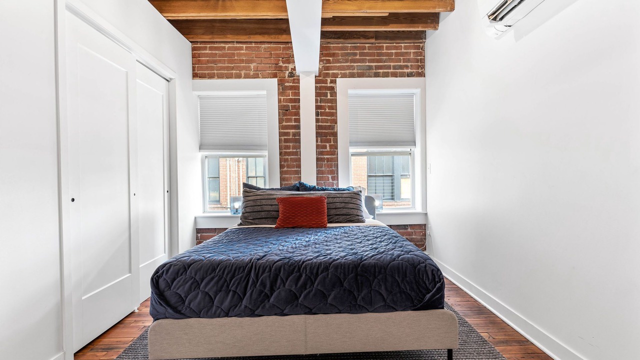 Photo of Bedroom in Crossroads Arts District
