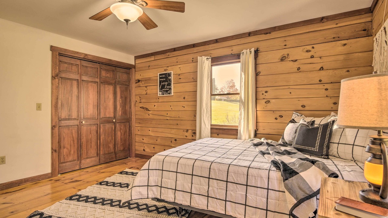 Photo of Bedroom in Mount Joy