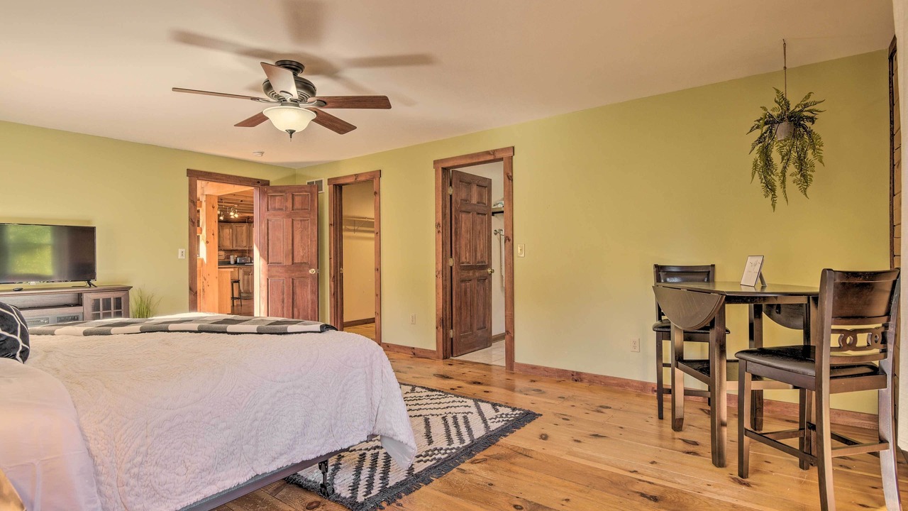 Photo of Bedroom in Mount Joy