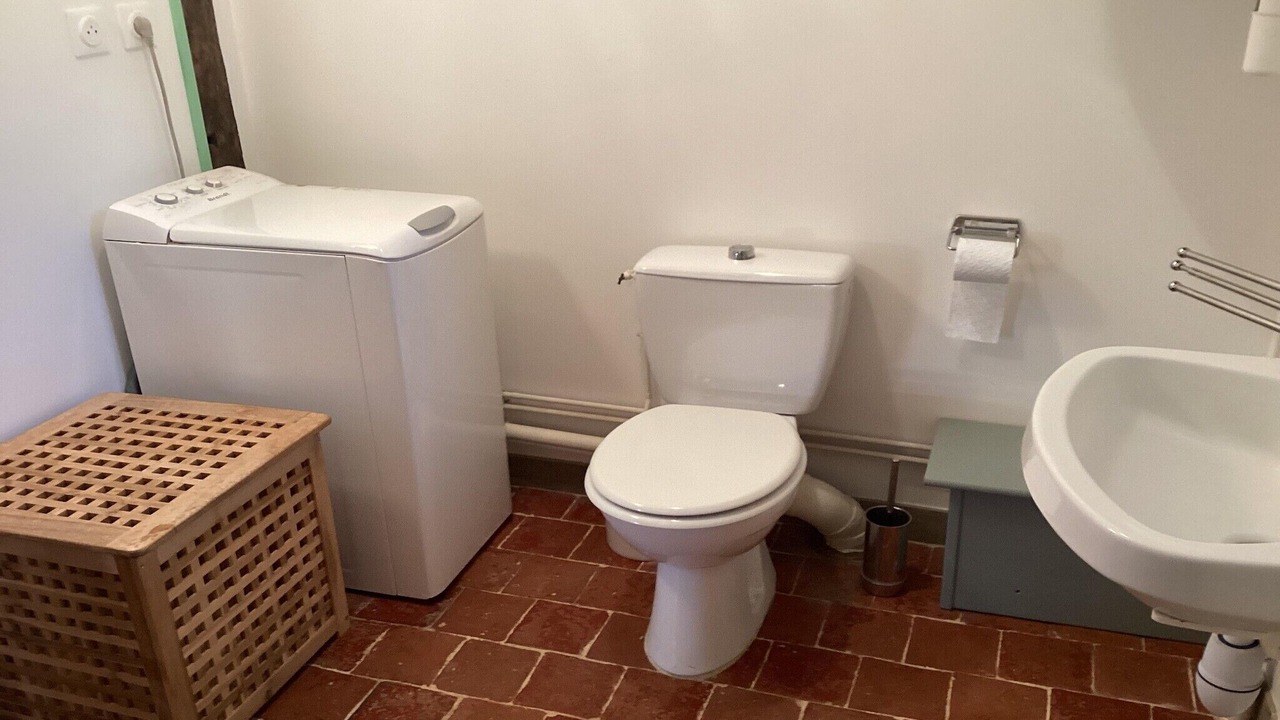 Photo of Bathroom in Le Veurdre