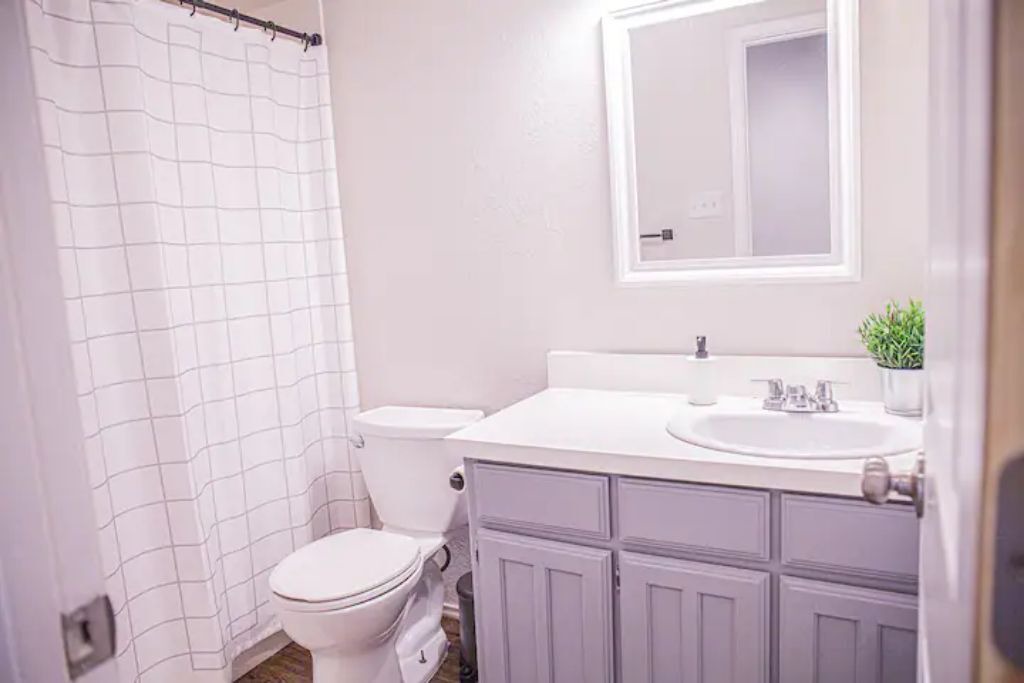Photo of Bathroom in Crowley
