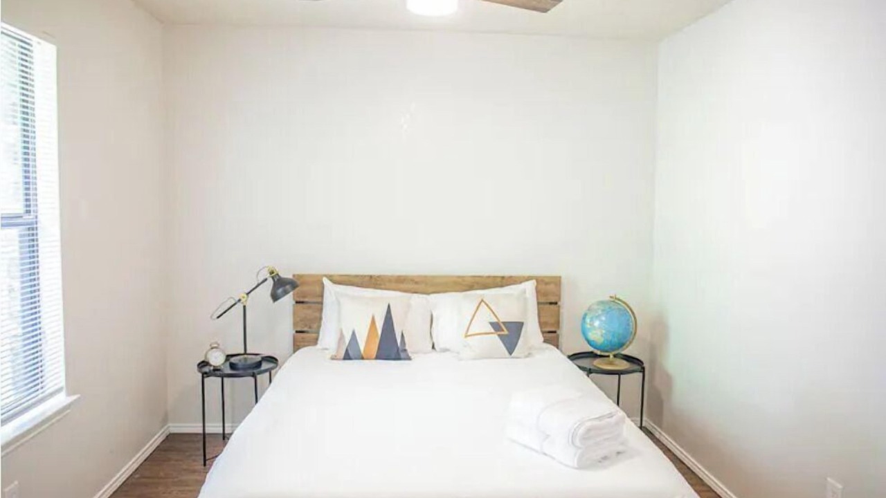 Photo of Bedroom in Crowley
