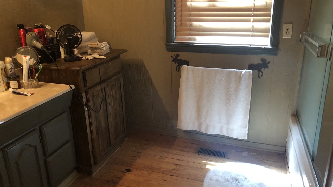 Photo of Bathroom in Hoyt